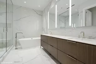 14 W Superior St, Chicago, IL 60654 - Photo 17