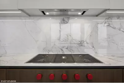 14 W Superior Street #5401, Chicago, IL 60654 - Photo 7