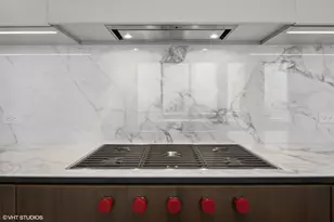 14 W Superior St, Chicago, IL 60654 - Photo 7