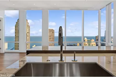 14 W Superior Street #5401, Chicago, IL 60654 - Photo 11