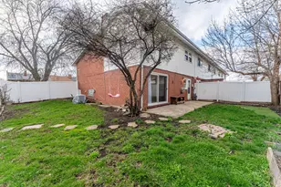 8945 Robin Dr, Des Plaines, IL 60016 - Photo 19