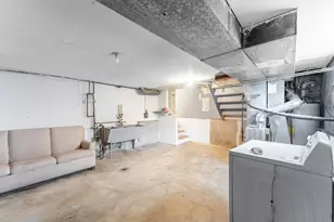 8945 Robin Dr, Des Plaines, IL 60016 - Photo 17