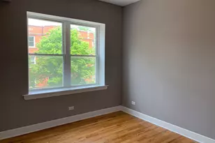 2303 W Granville Ave, Chicago, IL 60659 - Photo 7