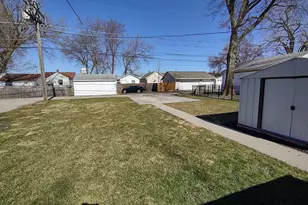 912 Douglas St, Morris, IL 60450 - Photo 13