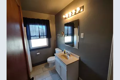 912 Douglas Street, Morris, IL 60450 - Photo 3