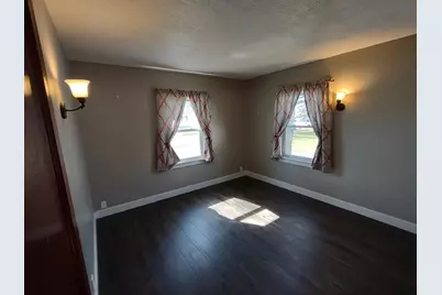 912 Douglas Street, Morris, IL 60450 - Photo 5