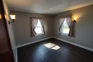 912 Douglas St, Morris, IL 60450 - Photo 5