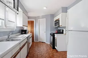 1810 N Jackson St, Waukegan, IL 60087 - Photo 9