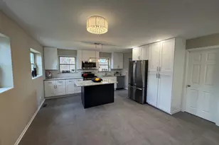 5743 W 79th St, Burbank, IL 60459 - Photo 3