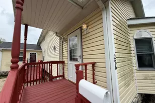 226 E Orleans St, Paxton, IL 60957 - Photo 3