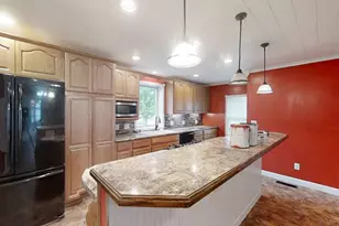 226 E Orleans St, Paxton, IL 60957 - Photo 11