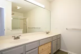 425 Locksley Dr, Streamwood, IL 60107 - Photo 25