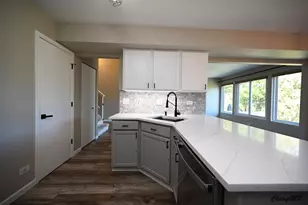 425 Locksley Dr, Streamwood, IL 60107 - Photo 15