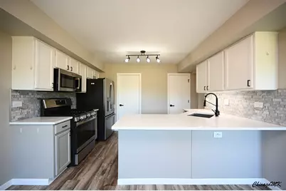 425 Locksley Drive, Streamwood, IL 60107 - Photo 11