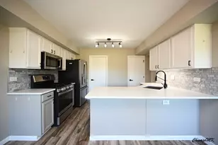 425 Locksley Dr, Streamwood, IL 60107 - Photo 11