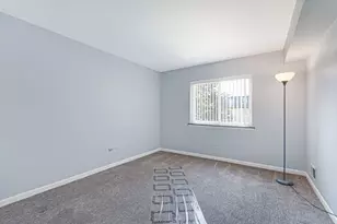 9446 Bay Colony Dr, Des Plaines, IL 60016 - Photo 11