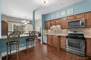 715 Riding Ln, Saint Charles, IL 60174 - Photo 9