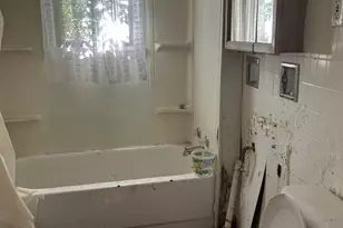 11576 S State St, Chicago, IL 60628 - Photo 3