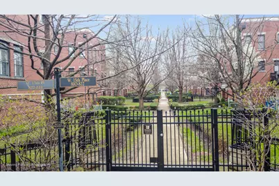 814 W 15th Place, Chicago, IL 60608 - Photo 3
