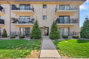 9800 Sayre Ave, Chicago Ridge, IL 60415 - Photo 1