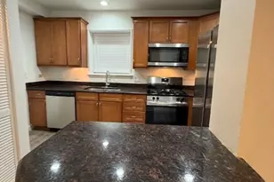 2003 W Fargo Ave, Chicago, IL 60645 - Photo 3