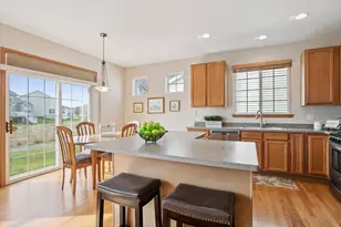 2238 Carillon Dr, Grayslake, IL 60030 - Photo 9