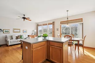 2238 Carillon Dr, Grayslake, IL 60030 - Photo 13