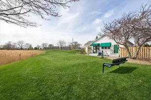 2238 Carillon Dr, Grayslake, IL 60030 - Photo 31