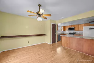 876 Darlington Ln, Crystal Lake, IL 60014 - Photo 13