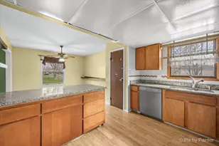 876 Darlington Ln, Crystal Lake, IL 60014 - Photo 17