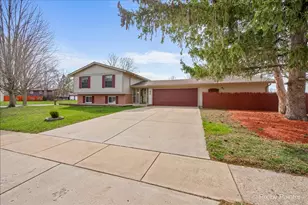 876 Darlington Ln, Crystal Lake, IL 60014 - Photo 3