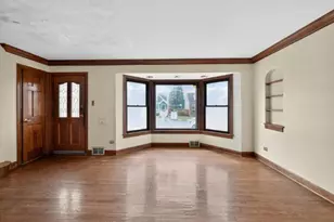 2764 W 95th Pl, Evergreen Park, IL 60805 - Photo 7