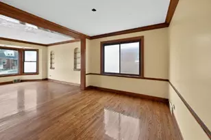 2764 W 95th Pl, Evergreen Park, IL 60805 - Photo 9