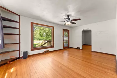 501 N State Street, Bellflower, IL 62174 - Photo 9