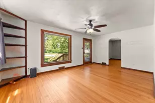 501 N State St, Bellflower, IL 62174 - Photo 9
