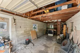 501 N State St, Bellflower, IL 62174 - Photo 25