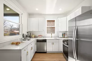 7955 S Colfax Ave, Chicago, IL 60617 - Photo 7