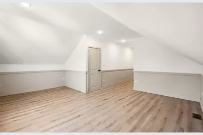 7955 S Colfax Avenue, Chicago, IL 60617 - Photo 15