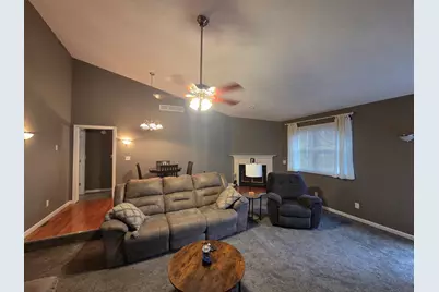 201 E Cleveland Street, Heyworth, IL 61745 - Photo 13