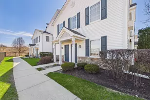 917 Silverstone Dr, Carpentersville, IL 60110 - Photo 1