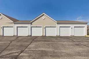 917 Silverstone Dr, Carpentersville, IL 60110 - Photo 31