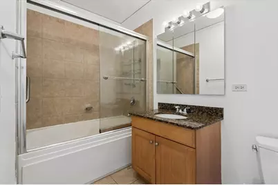 201 N Westshore Drive #503, Chicago, IL 60601 - Photo 19