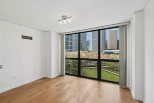 201 N Westshore Dr, Chicago, IL 60601 - Photo 17