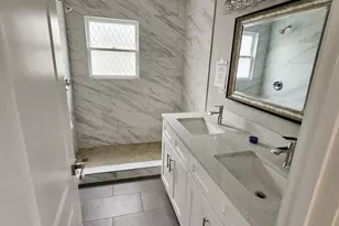 121 Fourth St, Libertyville, IL 60048 - Photo 11