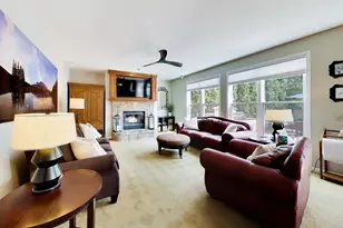 26W363 Torrey Pines Ct, Winfield, IL 60190 - Photo 5