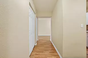 1895 Tall Oaks Dr, Aurora, IL 60505 - Photo 9