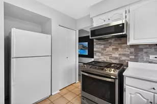 107 Chicory Ct, Rolling Meadows, IL 60008 - Photo 13