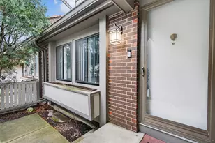 107 Chicory Ct, Rolling Meadows, IL 60008 - Photo 3