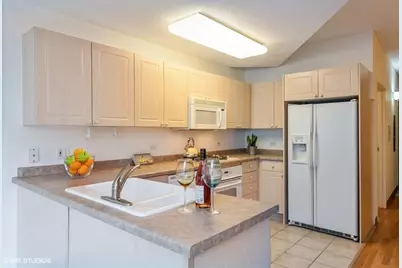 1720 Maple Avenue #409, Evanston, IL 60201 - Photo 5