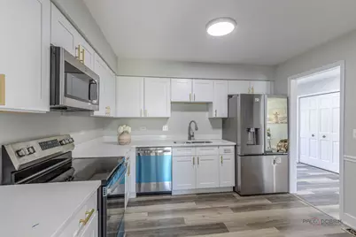 851 Sutton Court, Lincolnshire, IL 60069 - Photo 11